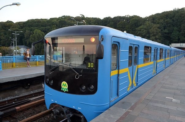 В столичном метро по старым жетонам можно будет ездить до конца месяца