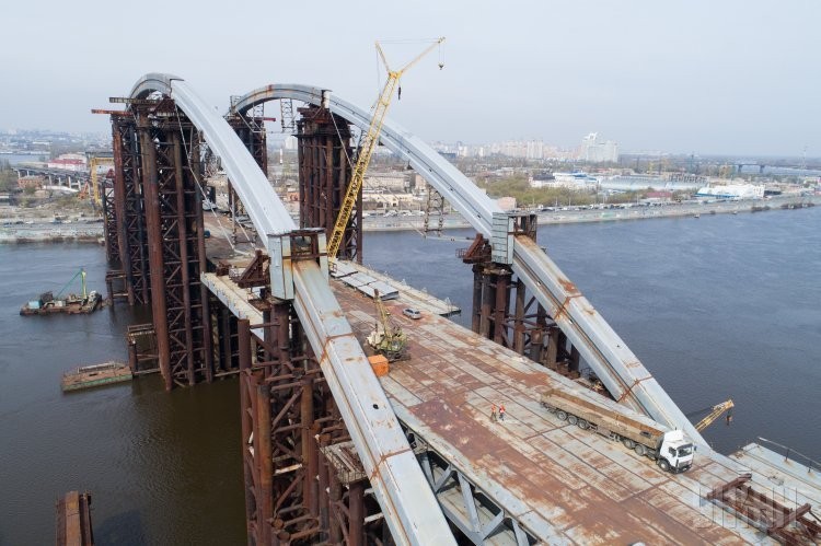 Кличко рассказал, когда достроят мост и запустят метро на Троещину