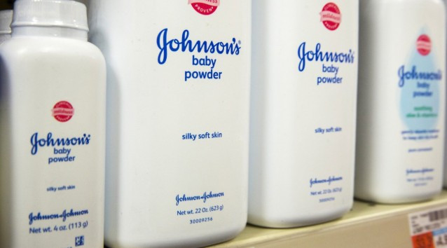 Johnson & Johnson выплатит миллиарды женщинам, заболевшим раком