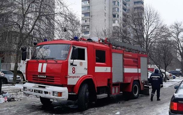 В Запорожье сгорела квартира с людьми