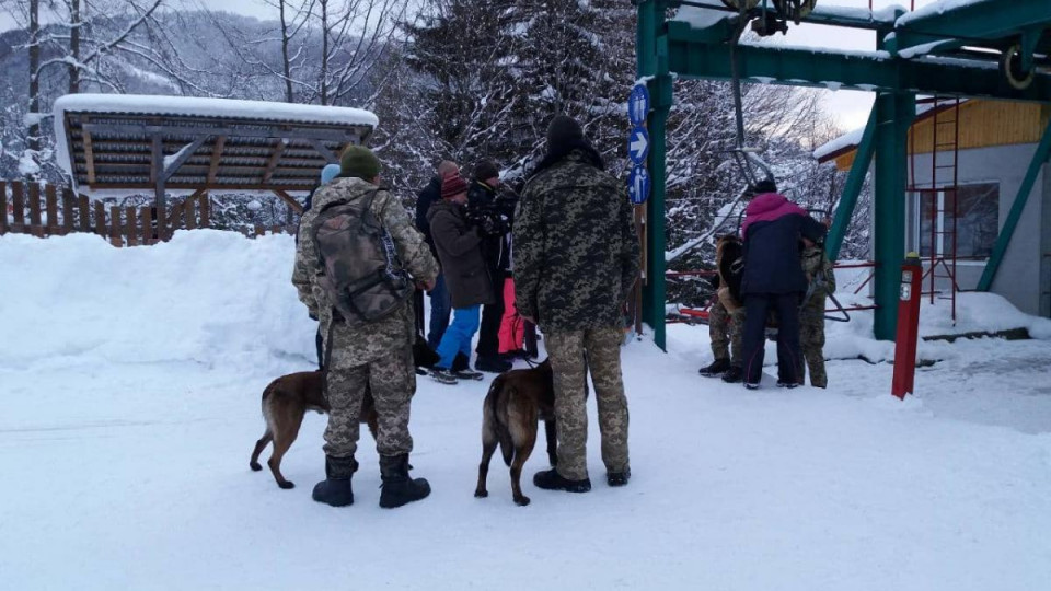 Лыжника, которого 5 дней искали в Карпатах, доставили в реанимацию с обморожением, видео