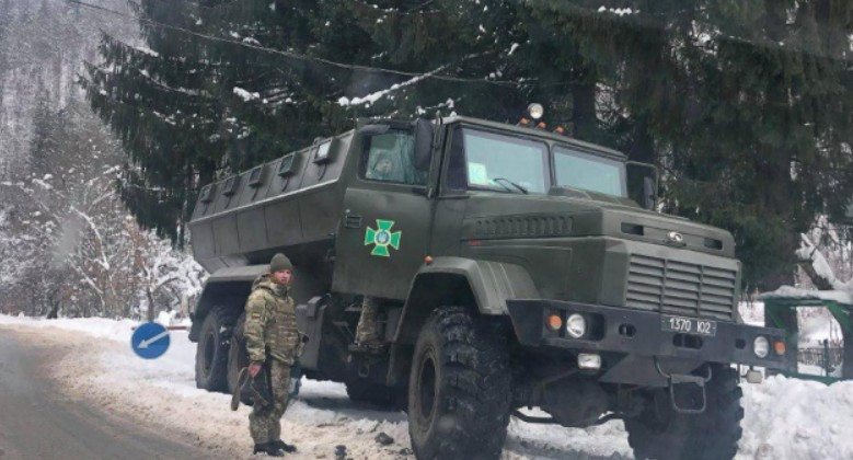 Массовые обыски проводят силовики на Закарпатье: что происходит