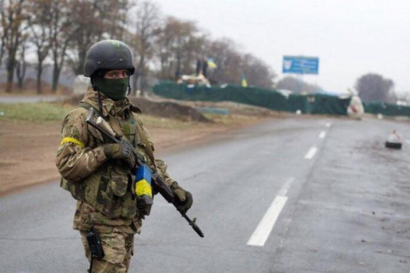 Точный удар: на Донбассе уничтожили грузовик боевиков