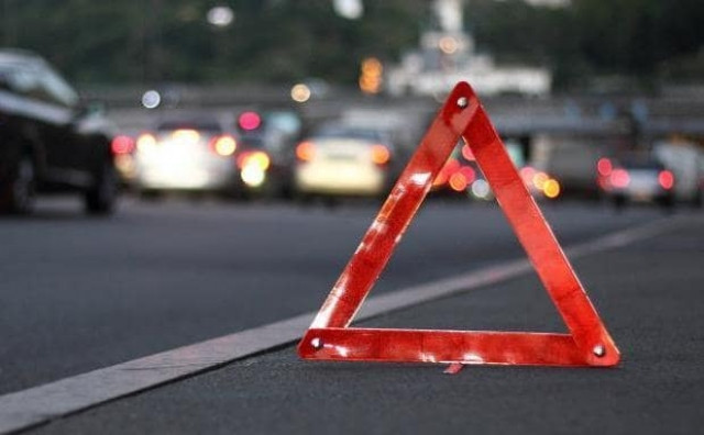 Пьяное ДТП в Киеве: легковушка снесла автомобиль такси с пассажирами