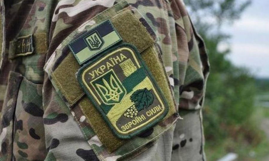 Под Киевом в результате ДТП вспыхнул военный автомобиль: двое солдат сгорели заживо