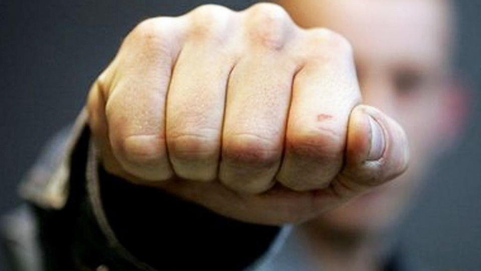 Син по-звірячому побив рідну матір: суд призначив покарання злочинцю