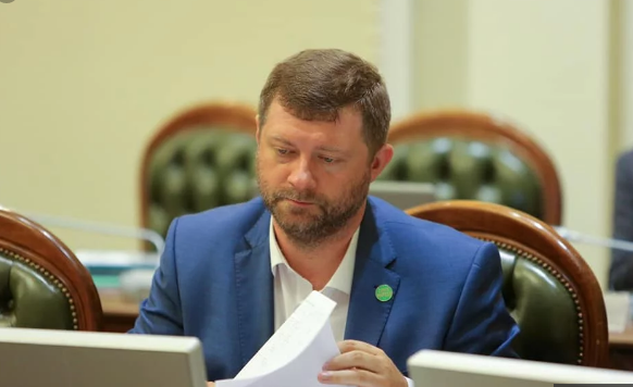 Децентрализация и обновление законодательства о госслужбе: что планируют в «Слуге народа»