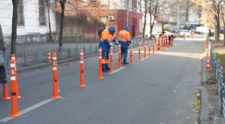 Водіям нагадали, де в Києві встановлені делініатори