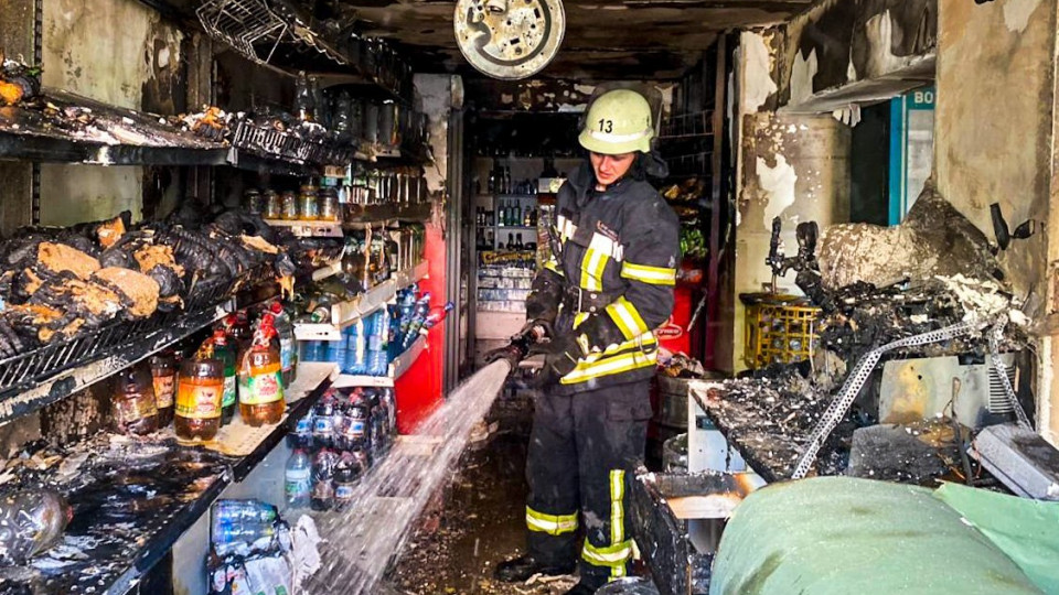 В Киеве вспыхнул серьезный пожар в магазине