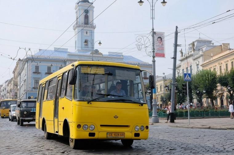 У Чернівцях громадський транспорт працюватиме в спецрежимі: деталі