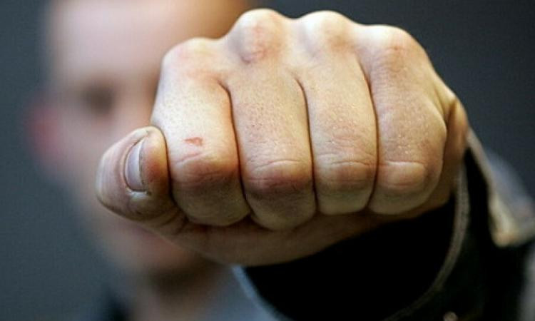 В киевской маршрутке словесный конфликт перерос в драку, видео