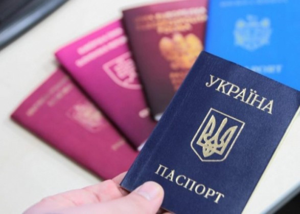 Створює  підґрунтя для перегляду безвізового режиму: ГНЕУ розкритикувало законопроект Зеленського про множинне громадянство