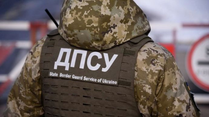 На Донеччині прикордонники виявили наркотики в банках з кабачковою ікрою, фото