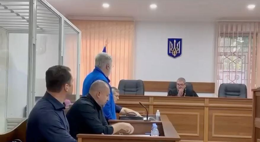 Коломойський прибув в Шевченківський райсуд Києва – йому обирають запобіжний захід