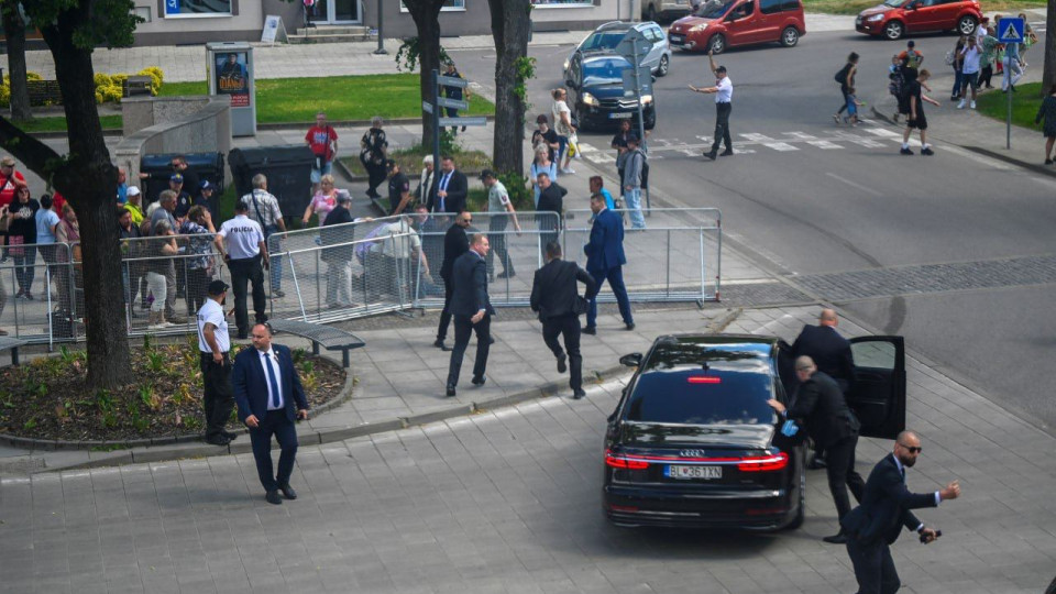 На премьер-министра Словакии Роберта Фицо совершено покушение, он ранен