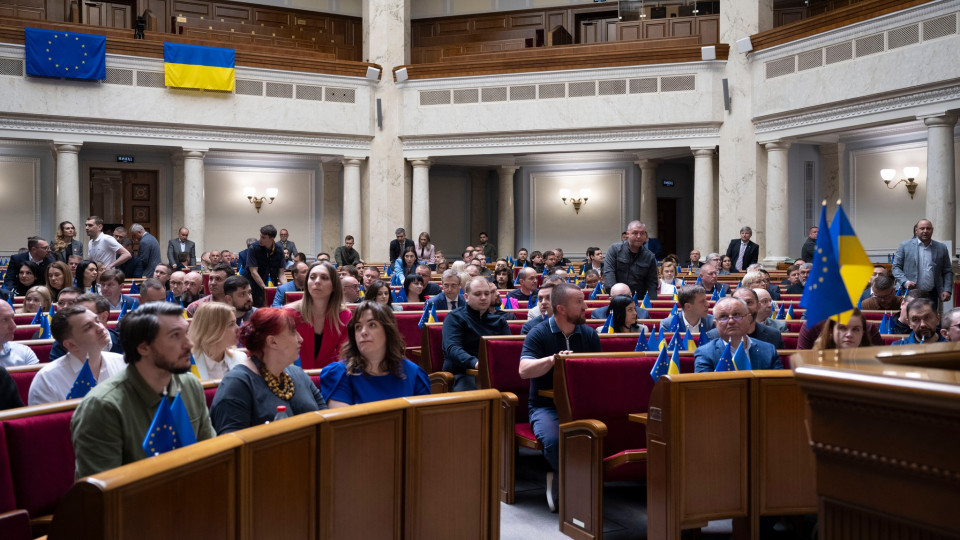 Оновлення даних, вручення повісток, хто має право на відстрочку – набув сили закон про мобілізацію