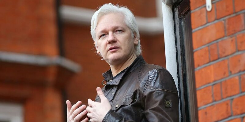 Основатель WikiLeaks Джулиан Ассанж заключил соглашение с США и вышел из британской тюрьмы, признав себя виноватым