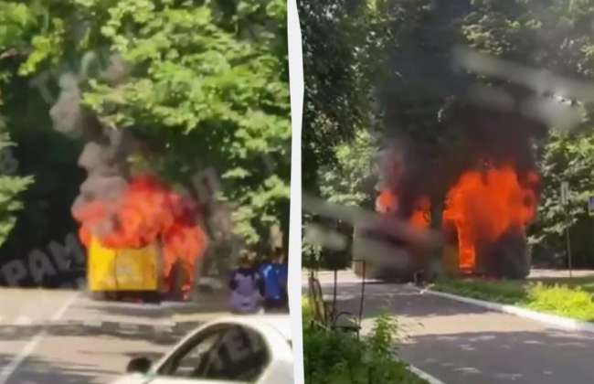 В Киеве во время движения загорелась маршрутка: транспорт полностью выгорел, фото и видео