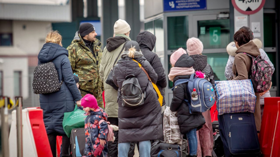 Вернуть украинцев домой: в Украине предлагают создать Министерство демографии и диаспоры и финансировать его грантами от партнеров