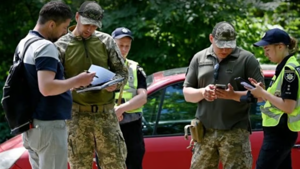 Если штраф за неявку по повестке заплатит 100 тысяч граждан, это даст в бюджет от 1,7 млрд до 2,55 млрд грн