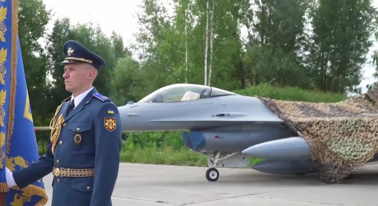 Нідерланди передали свої перші F-16 Україні, — міністр оборони країни Брекельманс