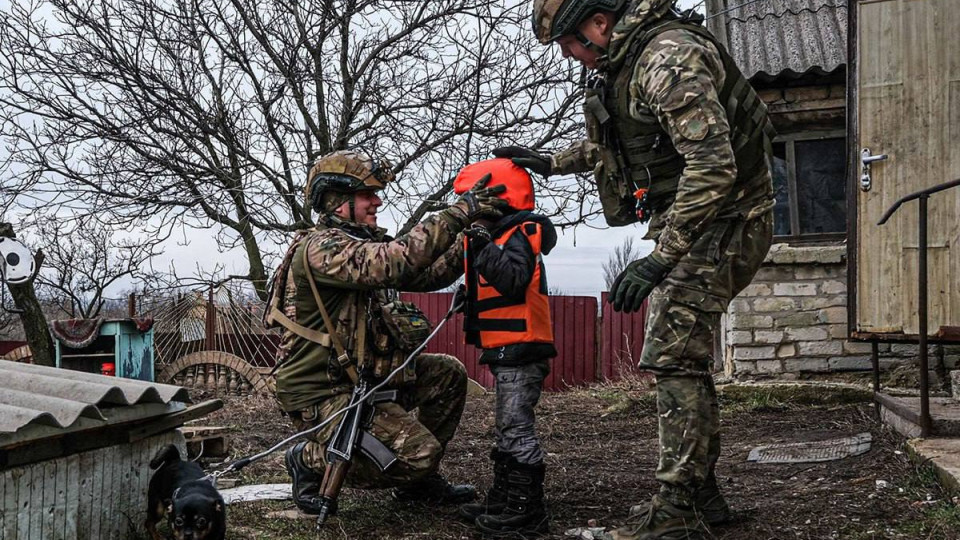 Із 101 населеного пункту Сумщини проведуть примусову евакуацію дітей