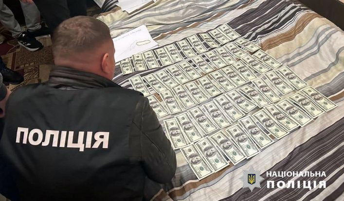 200 000 грн за непридатність до військової служби — на Хмельниччині викрили схему