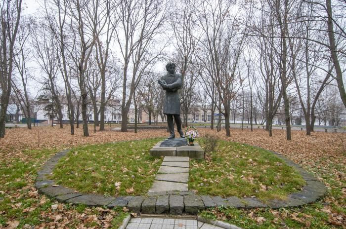 В Черкасской области демонтируют памятники Петру Чайковскому и Александру Пушкину