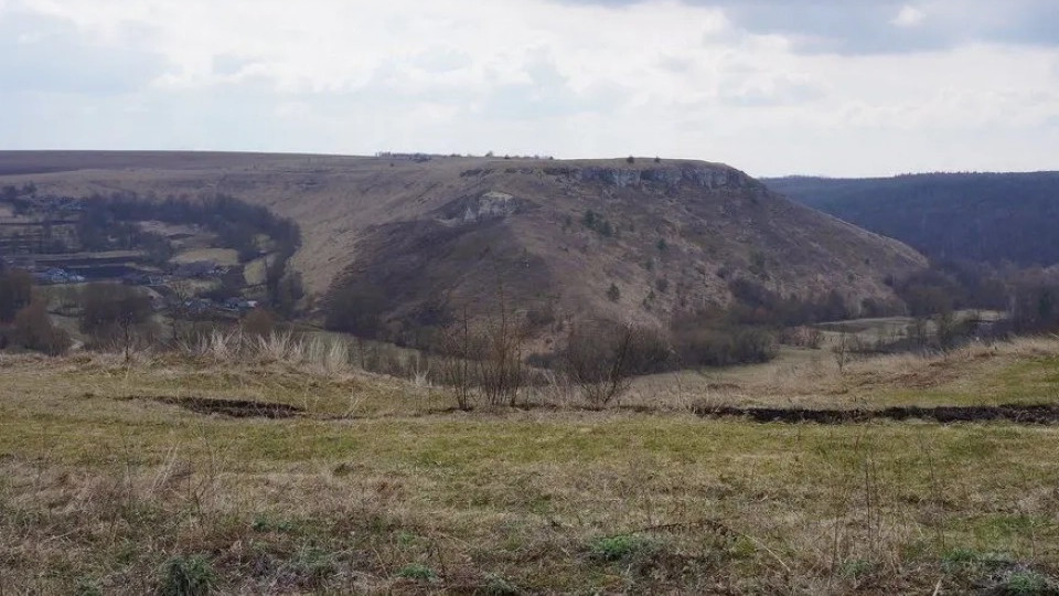 На Хмельниччині суд повернув державі землі, на яких розміщена пам’ятка археології