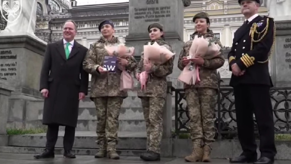 Українські захисниці стали першими лауреатами міжнародної нагороди Women in Defence