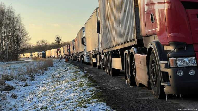 Польские фермеры угрожают новыми протестами – блокада границы может возобновиться в декабре