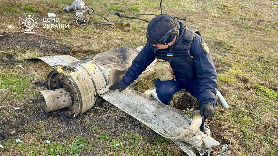 В ГСЧС заявили о повреждениях в 14 регионах в результате массированного удара России