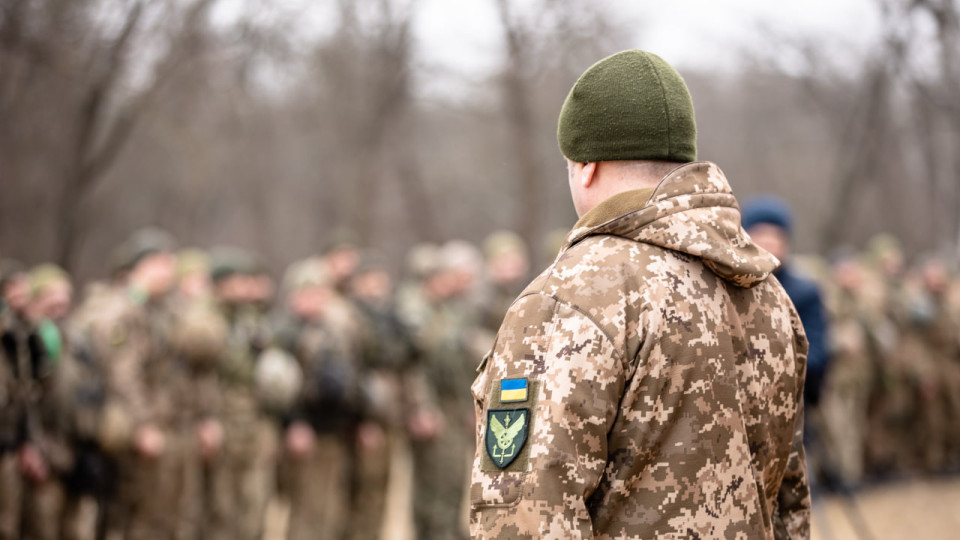 Журнали обліку не прошиті та не пронумеровані – офіцера визнали винним у недбалому ставленні до оформлення службових документів