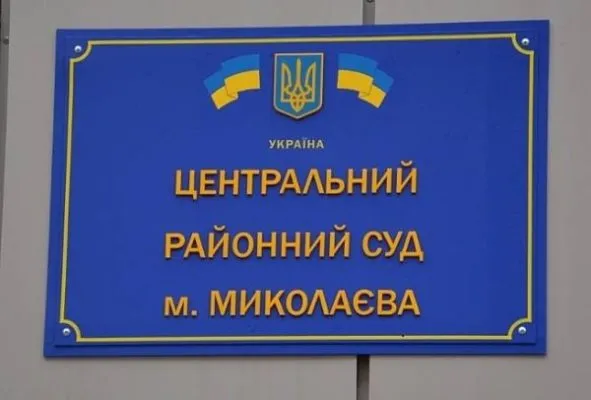 Жителя Миколаєва звинувачують в умисному вбивстві та нанесенні тяжких тілесних ушкоджень — адвокат заявляє про недопустимість низки доказів