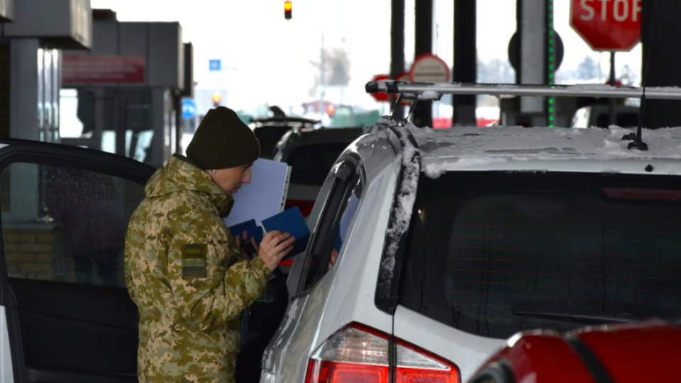 Верховний Суд погодився з тим, що відмова прикордонників студенту іноземного вишу у перетині кордону є протиправною – деталі справи