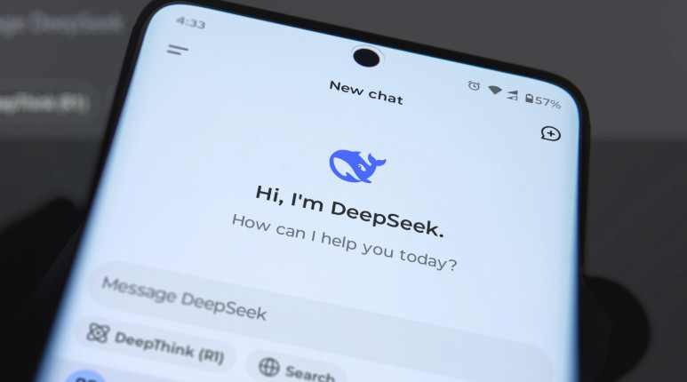 DeepSeek вводит лимиты на использование ИИ-модели и повышает тарифы