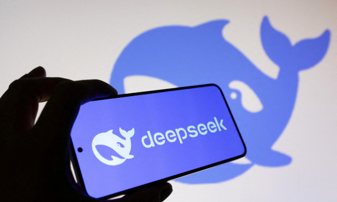 DeepSeek может передавать данные пользователей рекламодателям и правительству Китая