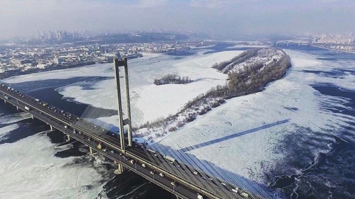 Киев обсудит снятие ограничений движения по Южному мосту на заседании Совета обороны