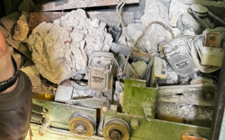 У Києві в будинку зірвався ліфт з людиною всередині — фото та відео