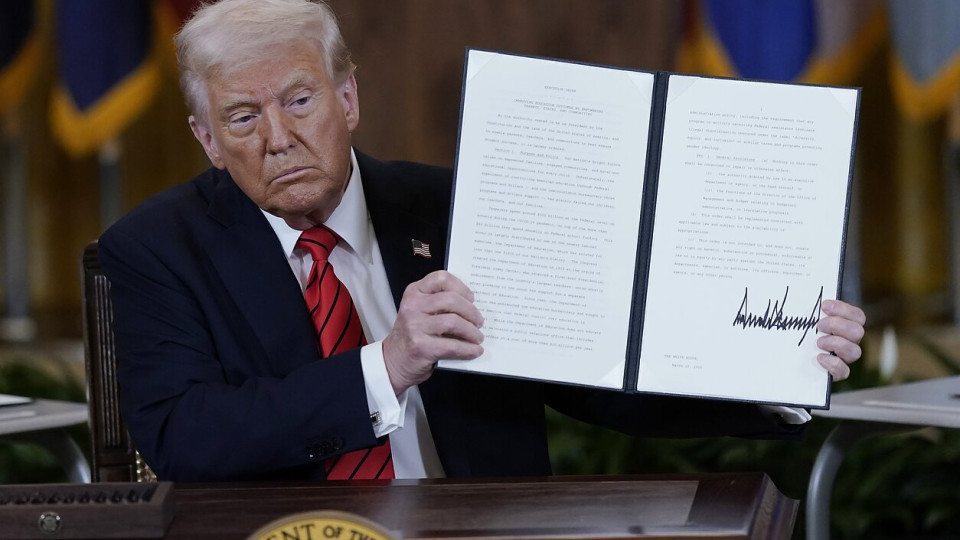 Дональд Трамп підписав укази, які мають згладити ефект від мит на автомобілі