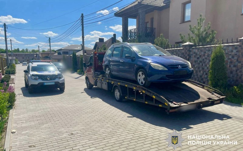 На Київщині нетверезий водій збив 12-річну дівчинку на переході й утік