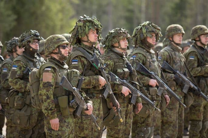 Естонія готова відправити роту військових для участі в миротворчій місії в Україні