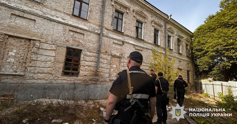 У полиции раскрыли тайну 10 тонн человеческих костей в контейнере на Подоле в Киеве