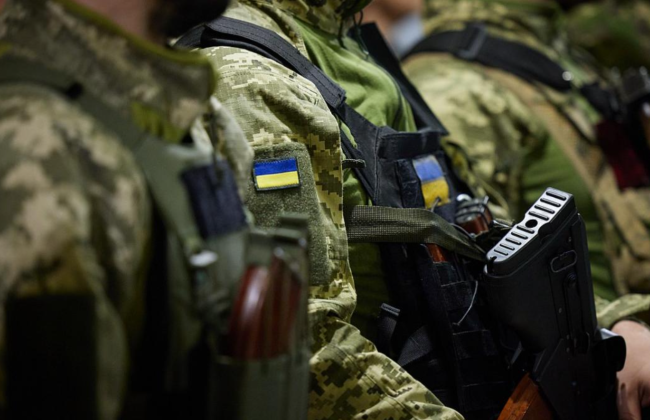 В УК и УПК устранят проблемы с порядком освобождения от уголовной ответственности восстановленных на службе военнослужащих, которые ранее совершили СЗЧ или дезертирство