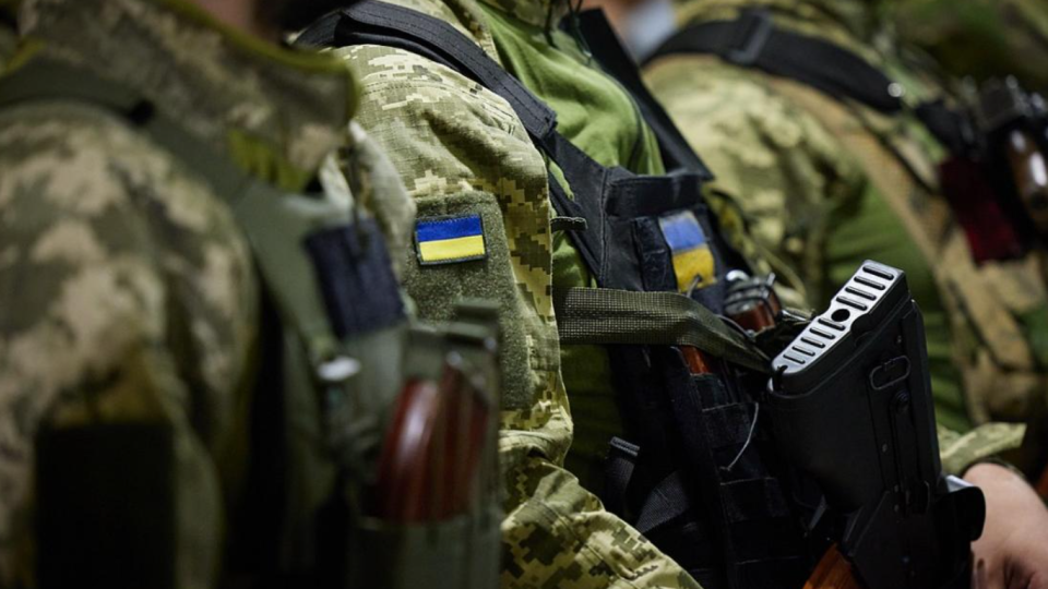 В УК и УПК устранят проблемы с порядком освобождения от уголовной ответственности восстановленных на службе военнослужащих, которые ранее совершили СЗЧ или дезертирство