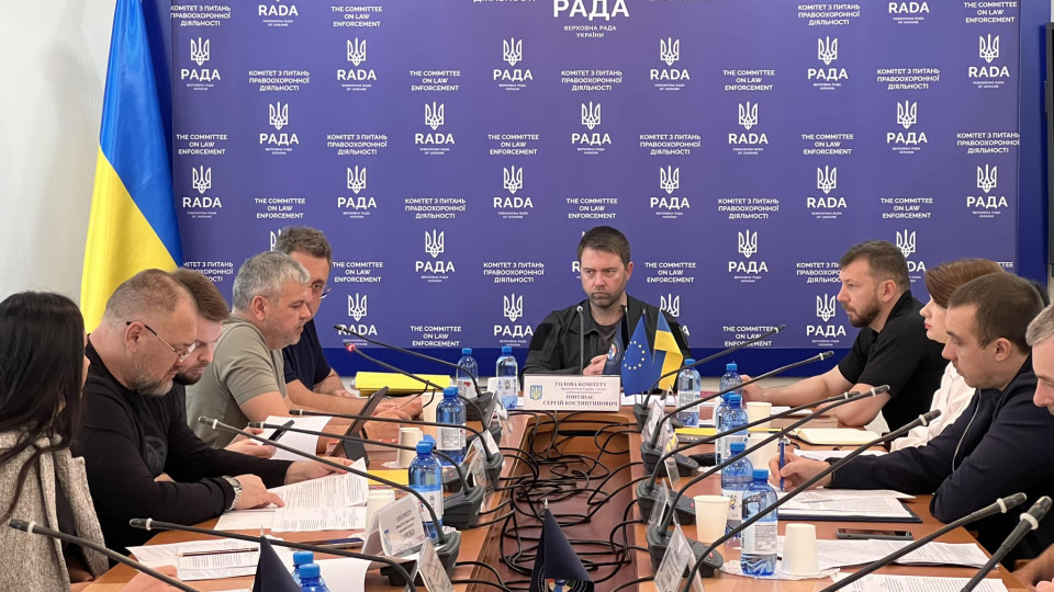 Прохождение военной службы по контракту станет основанием для приостановления судебного производства по УПК – комитет рекомендовал принять закон