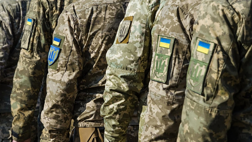 Депутаты предлагают запретить построения и массовые мероприятия с военнослужащими во время военного положения