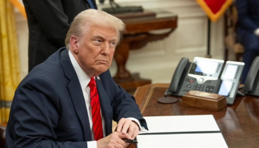 Трамп пригрозил Ирану банкротством, если он откажется от ядерной сделки