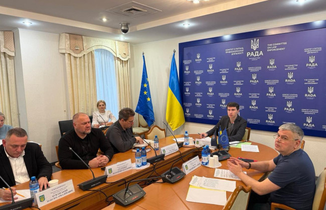 За публічне ототожнення адвоката з клієнтом зможуть штрафувати — комітет рекомендував прийняти закон