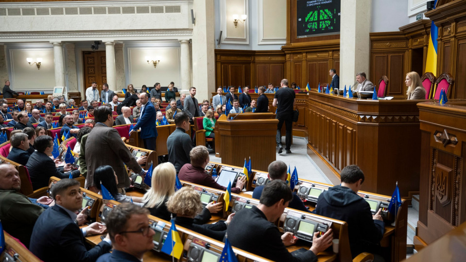 Верховная Рада отменила финальное собеседование для кандидатов в апелляционные суды, ВАКС и убрала требование 75% правильных ответов на тесте по украинской государственности